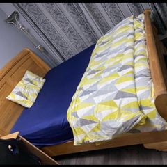 Oak Bed