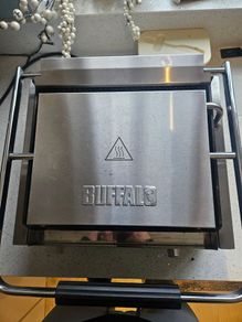 Buffalo Commercial Toaster / Grill Excellent Condition (DY995-02)