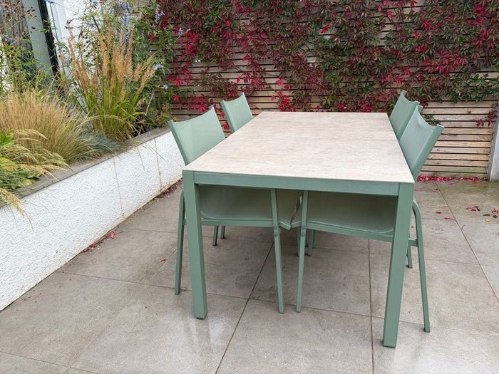 Garden table and 6 chairs