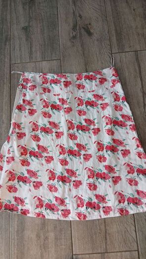 Knee length skirt