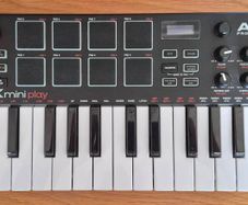 Akai Mini Play