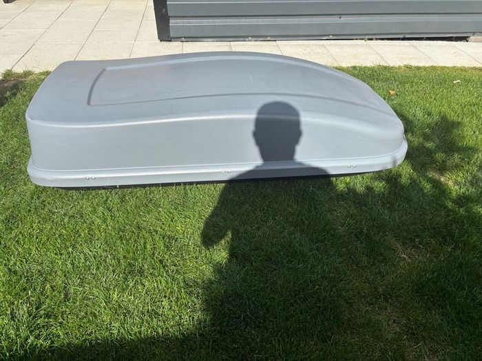 Roof box