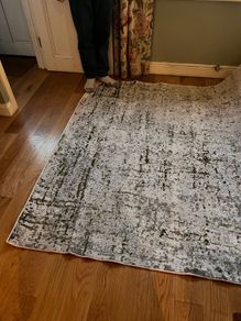 Green and Cream Rug - 200 x 290 cm