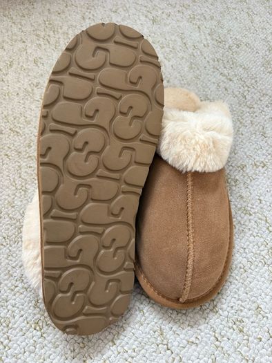 UGG slippers / 41 / UK 7.5 / new
