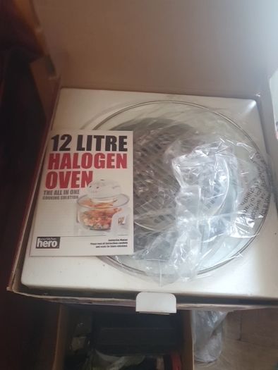 oven 12 litre halogen oven not used still  in box