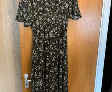 French Connection Dress . Size 8 . Great cond