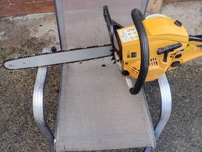 chainsaws