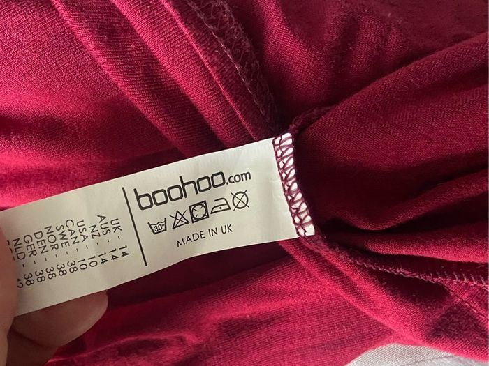 Boohoo light skirt