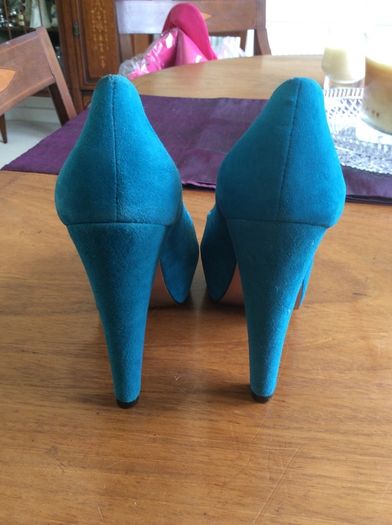 Rojana high heals
