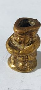 vintage minauture brass Toby jug ornament,,collectors item,,sold as is ,see pictures for condition,,price includes post to anywhere in Ireland thank you.