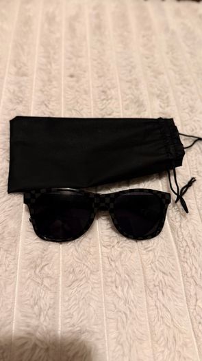 Vans sun glasses like new