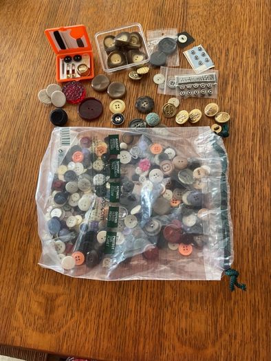 Large bag of buttons , lots of vintage ones