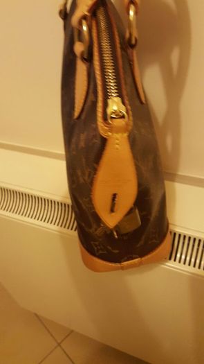 Louis vuitton buckett bag