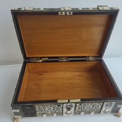 Antique Japanese Ivory trinket box - 1900 century