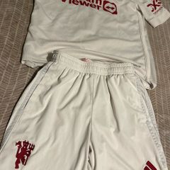 Manchester Utd third jersey and shorts 23/24