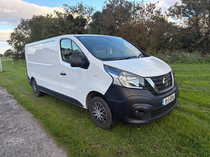 nissan nv300 - no vat - top spec