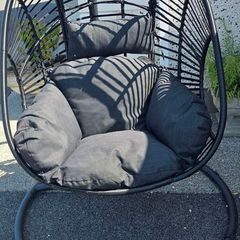egg chair