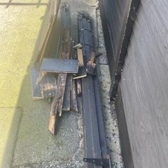 1 post from side gate