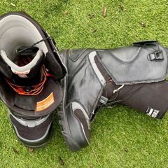 ThirtyTwo snowboard boots (UK11-12)