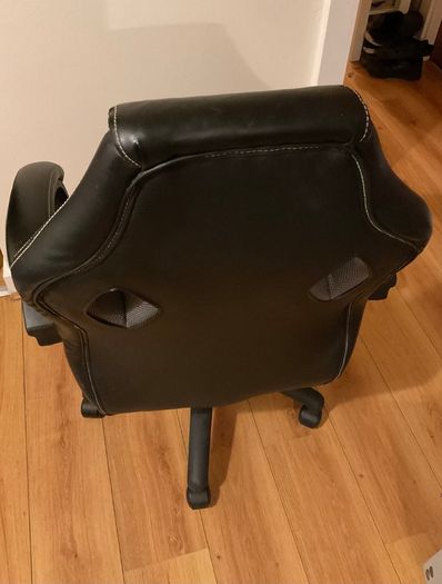 Black and grey gaming chair