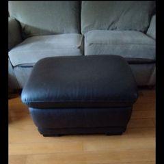 footstool pouffe