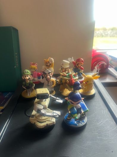 Official Nintendo amiibo bundle