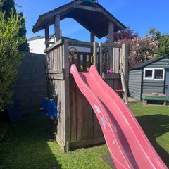 garden playhouse /slide
