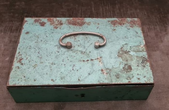 Cash Box