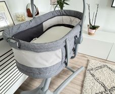 Chicco baby hug crib pro