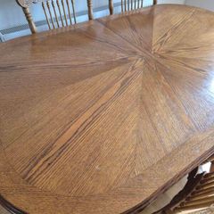 Beautiful solid mahogany extendable dining table and 6 chairs