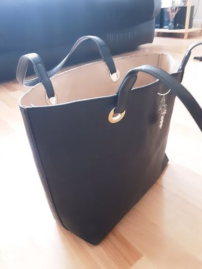 Hand/Shoulder Bag .. Colour: Black