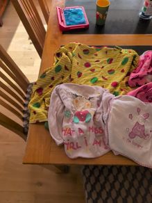 Weaning bibs