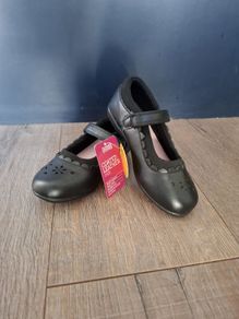 Girls shoes size 9