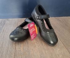 Girls shoes size 9