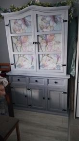 kitchen cabinet