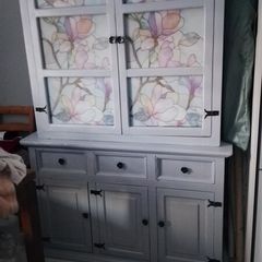 kitchen cabinet