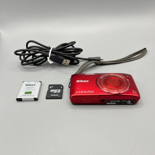 Nikon COOLPIX S3500 20.1MP - Digital Camera - Red - Full Kit