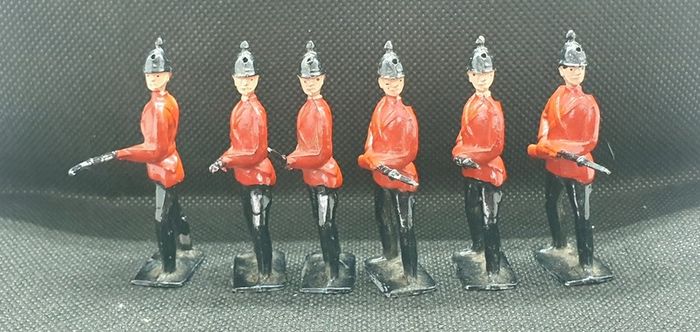 Rare and hard to find Vintage Early Britain's Hand Painted Lead Toy Soldiers (1940's)
