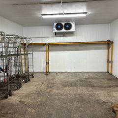 Commercial walk-in cooler