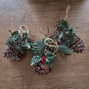 Christmas pine cone clusters