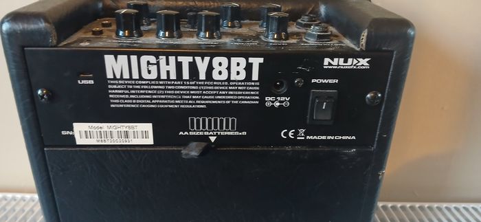 Nu>x Busker Amp