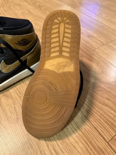 Nike Air Jordan 1 High Og Metallic Gold