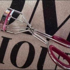 eye lash curler