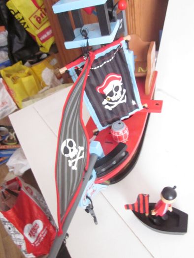 Little Town Wooden Pirate Ship With Pirates