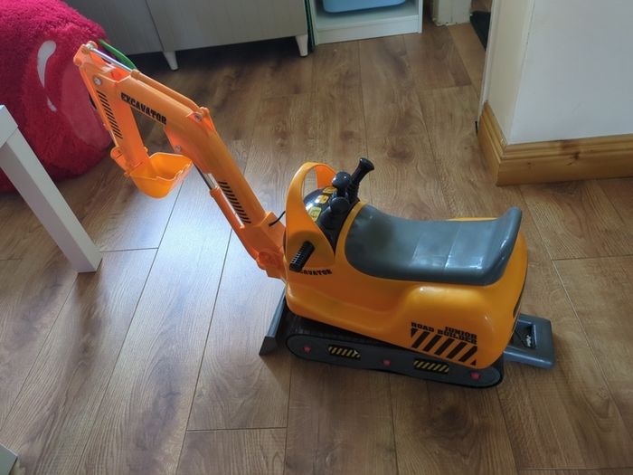 Excavator toy