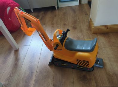 Excavator toy