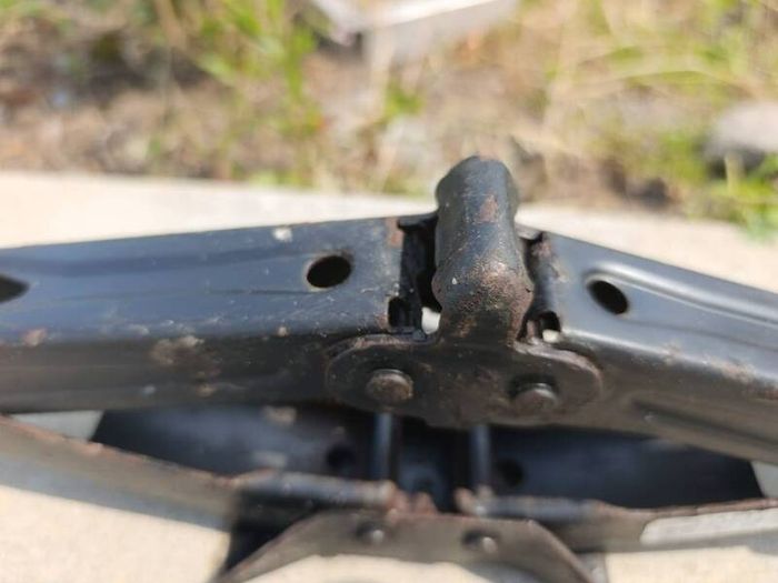 Renault car jack and wheel brace