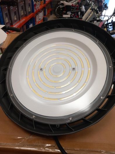 UFO LED LIGHT 150W (brand new in box)
