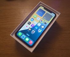 iPhone XR Unlocked