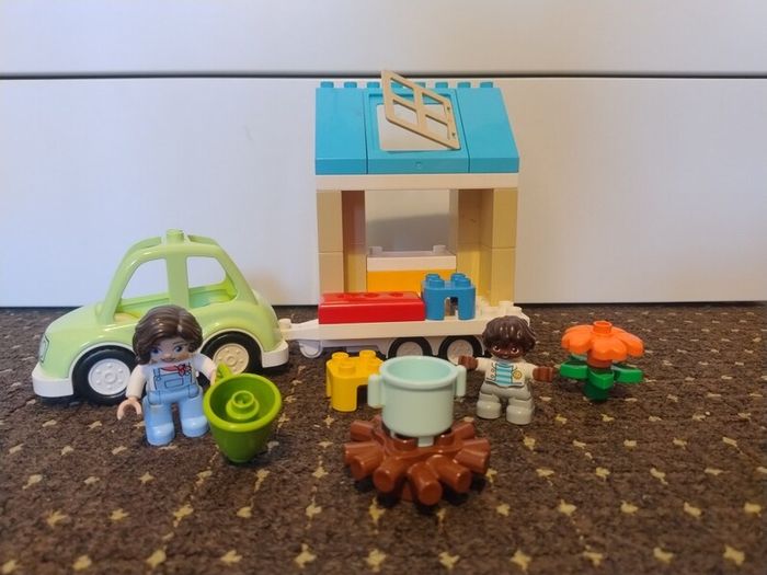 Lego Duplo Family House on Wheels 10986